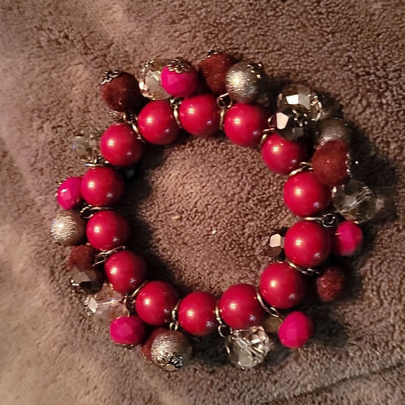 Illi Red Bracelet - Picture 1 of 3